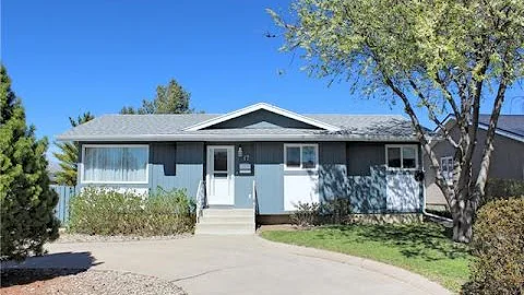 17 Park Meadows Blvd North, Lethbridge Alberta - J...