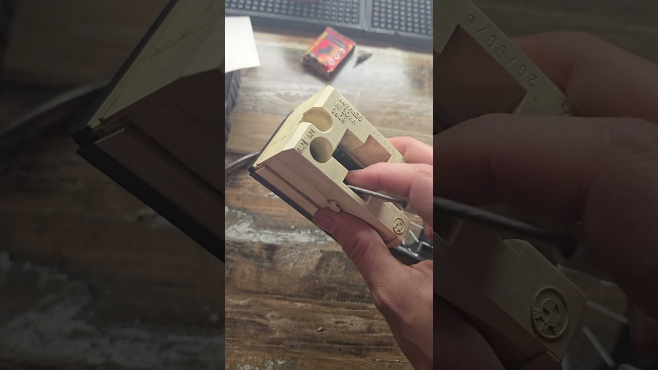 Перестала гореть подсветка в часах bmw e34. Решение