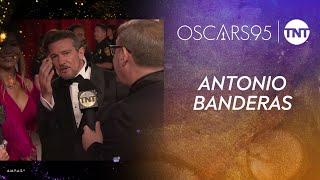 Antonio Banderas en la Alfombra Champagne | Oscars ® 2023