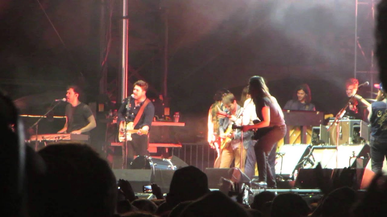 A Little Help From My Friends - Mumford and Sons @ Gentlemen of the ...