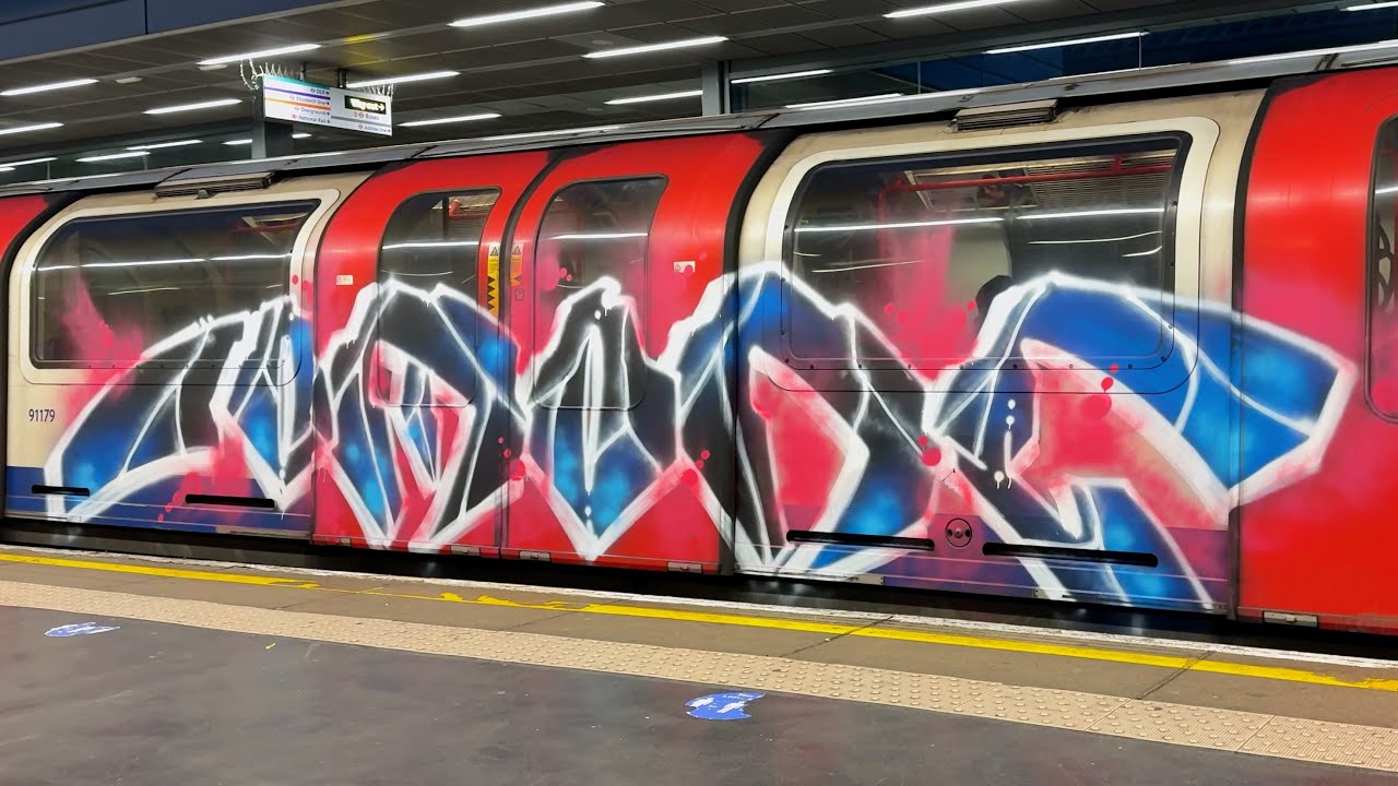 Central Line Runners 2025 - London Graffiti