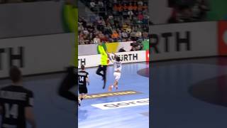 Craziest goalkeeper assist in EHF EURO history 🤯😳 #håndbold #handball #ehfeuro2024