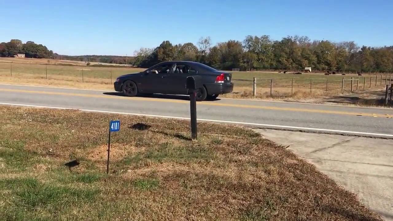 Modded 2006 Volvo S60 t5 launch burnout