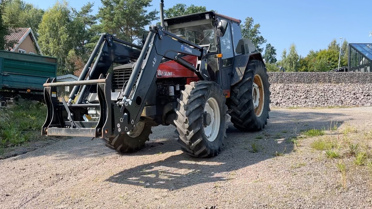 Köp Traktor Valmet 905 med frontlastare på Klaravik