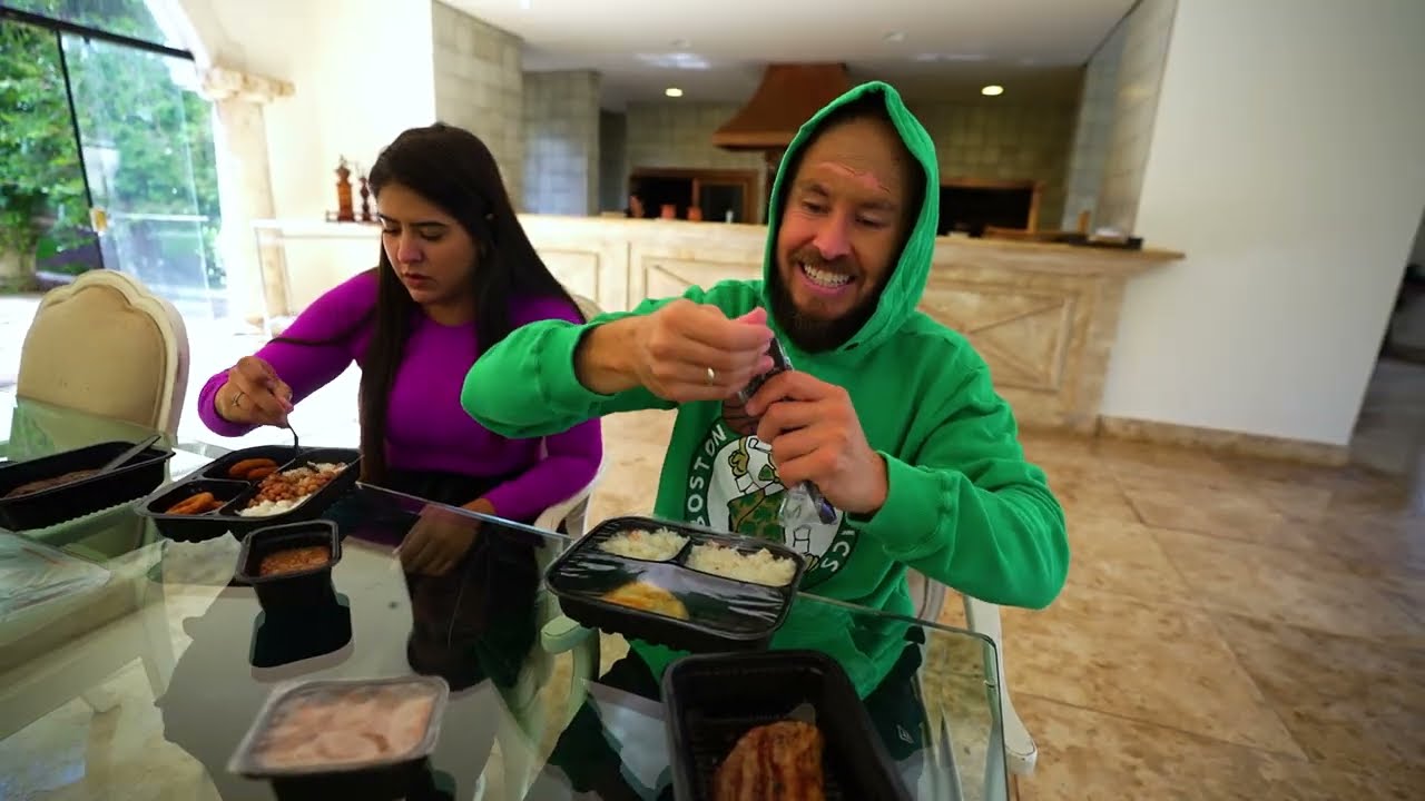 PRIMEIRO ALMOÇO EM FAMILIA NA CASA NOVA