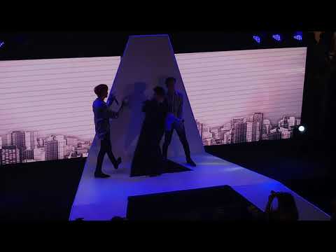 แจ๊คกี้ เติร์ด ปอร์เช่ Hypnotize. #SamsungFanFest