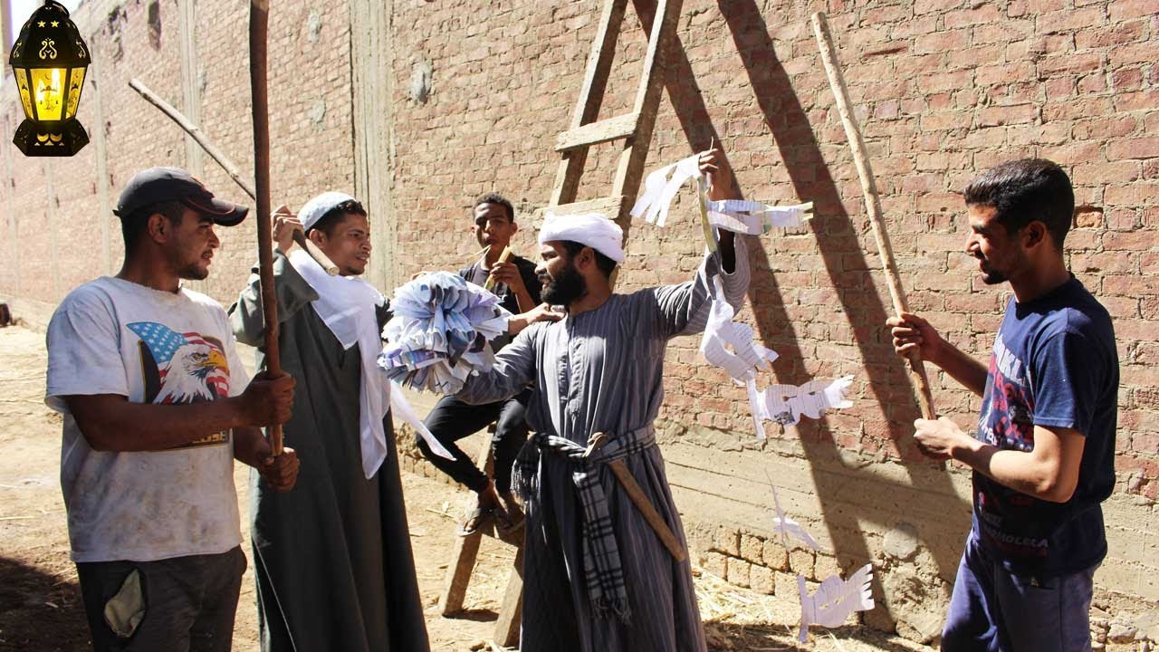 الحاج صديق بيعلق زينة رمضان في اول يوم رمضان هتضحك من قلبك