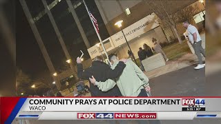 Waco community prays for city after officer passes away