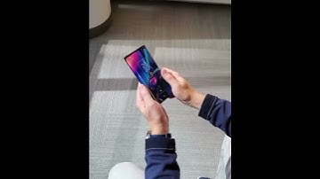 Hands On with New TCL slide Out Foldable Phone 📱 💯 2020 Prototype