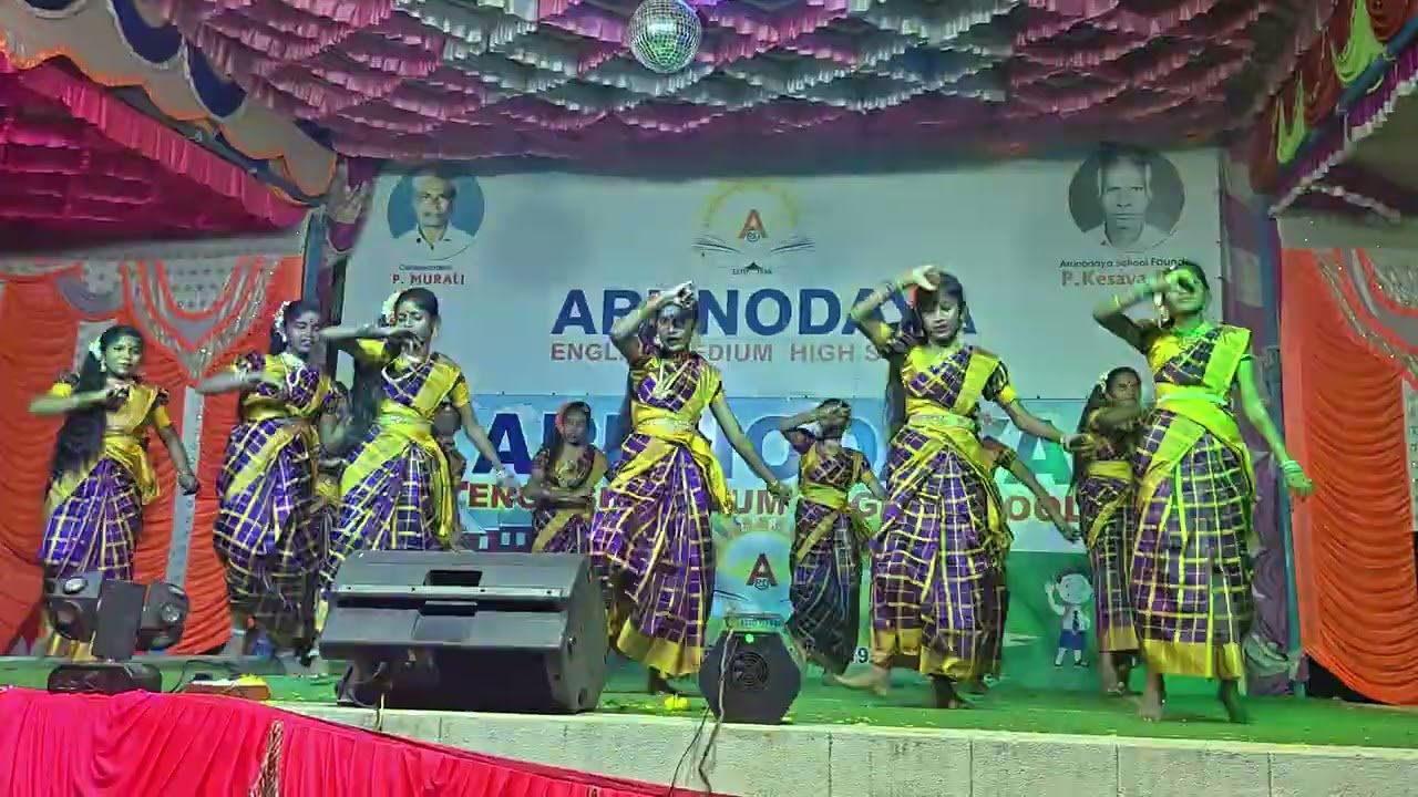 8th class girls dance performance telugu folk song 