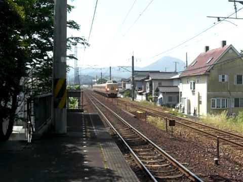 381系こうのとり　厚中問屋駅通過