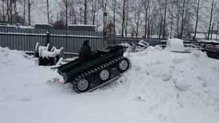 Заезжаем на сугроб, вездеход "Техноволк".