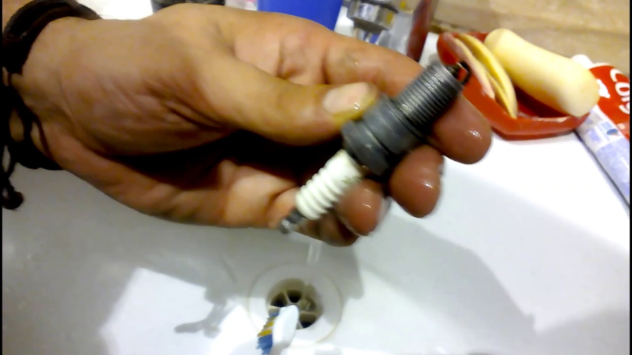 Очистка свечей зажигания(наглядный эксперимент) - YouTube