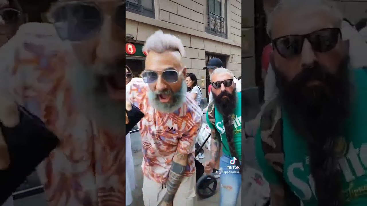 Techno street Duomo Milano 