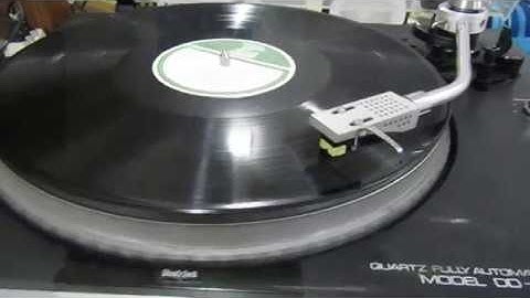 Toca disco Gradiente DD-200 Q - tocando