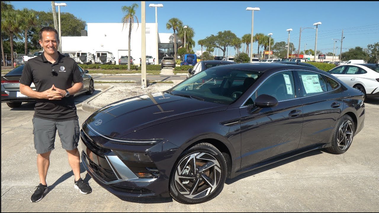 Hyundai Sonata Sport 2026 года — это доступный по цене среднеразмерный седан.