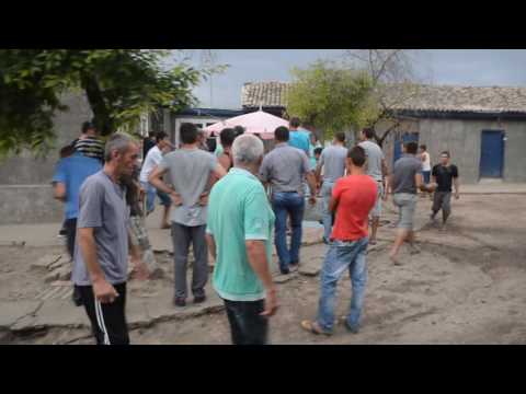 Народный бунт в селе Лощиновка: местные жители разгромили дома ромов. 27.08