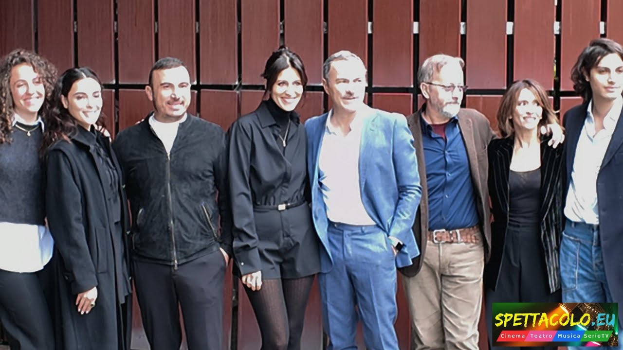 Vincenzo Malinconico 2, video photocall con Massimiliano Gallo, Giulia Bevilacqua e tutto il cast