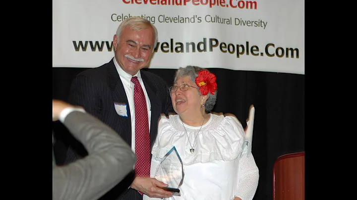 Jose Feliciano inducts Sister Alicia Alvarado into...