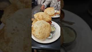 wow....... 😱😱 #food #poori #vegetarian #foodie #shorts #youtubeshorts