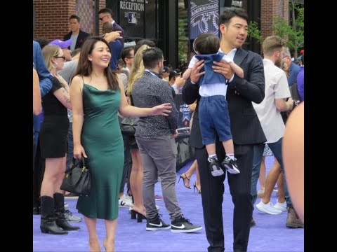 菊池雄星妻の深津瑠美 夢のような時間でした レッドカーペットで家族３ショット Youtube