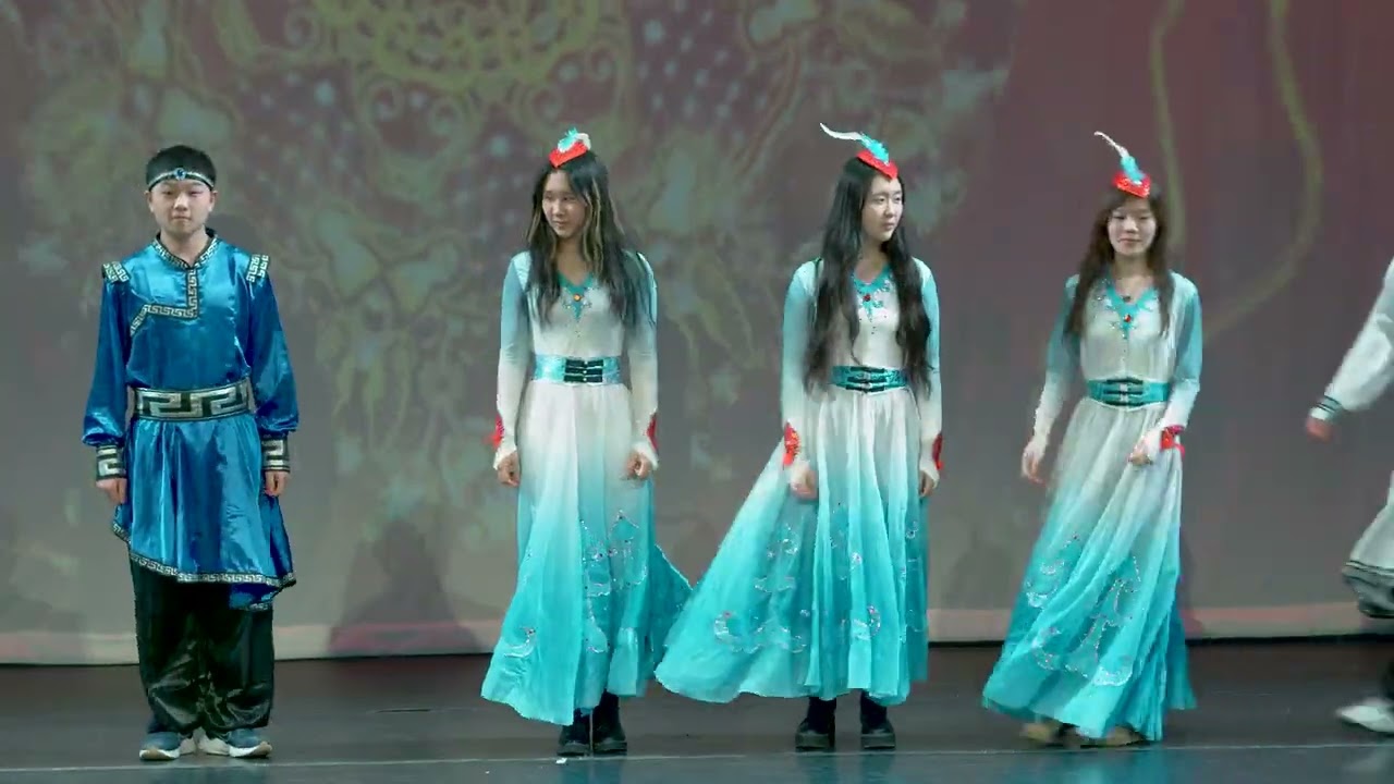 中华民族服秀  最炫民族风