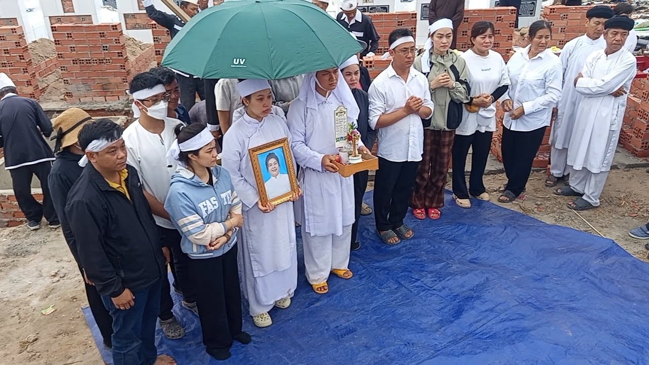 Buổi Đưa Tiễn Nguyễn Thị Phúc 48 Tuổi