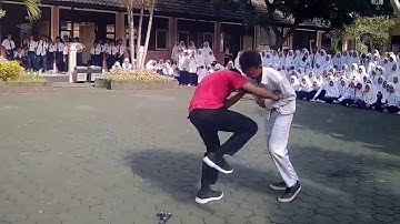 Pementasan Teater MTsN 2 Mataram Pada Peringatan Hari Guru Nasional Ke 73