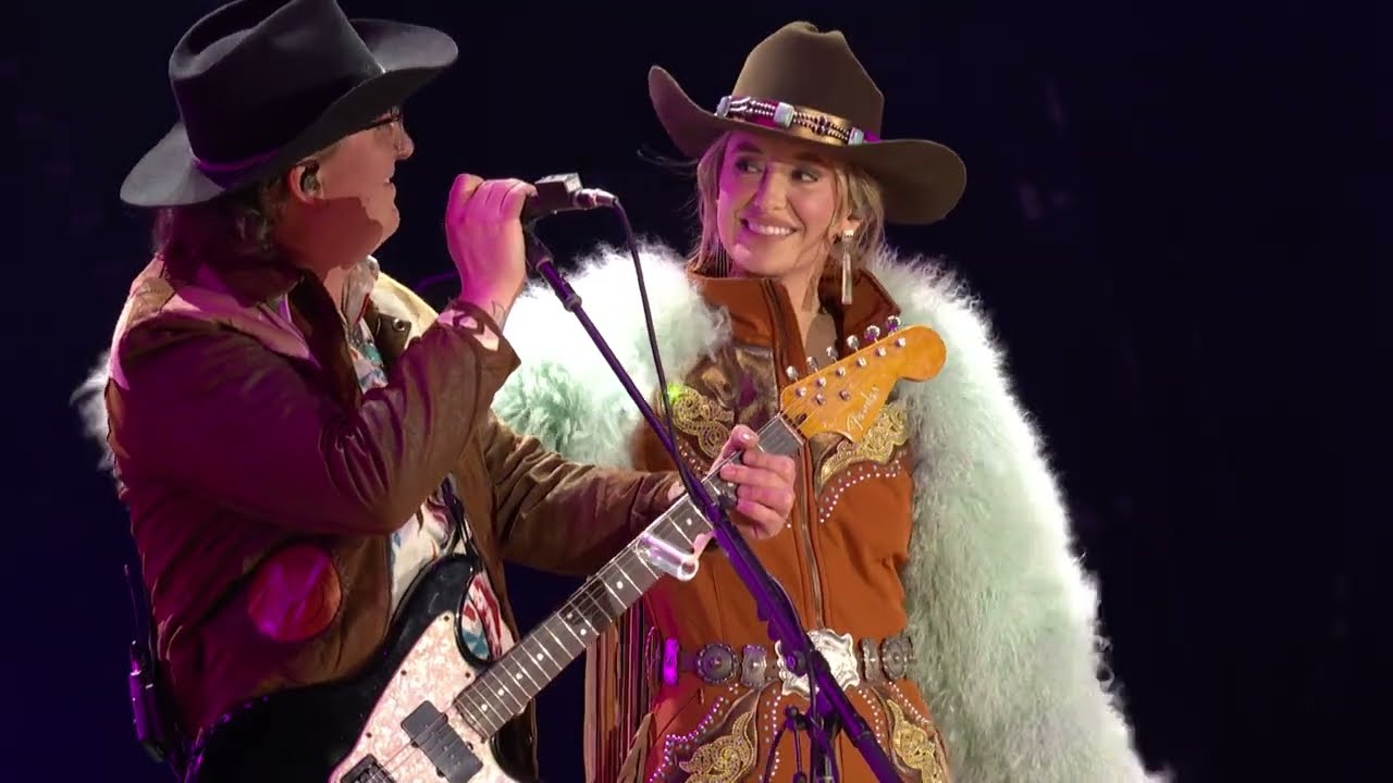 Lainey Wilson - 4x4xU (New Year's Eve Live: Nashville's Big Bash 2025 Performance) adlı videoyu YouTube'da izle Lainey Wilson - 4x4xU (New Year's Eve Live: Nashville's Big Bash 2025 Performance) adlı videoyu YouTube'da izle