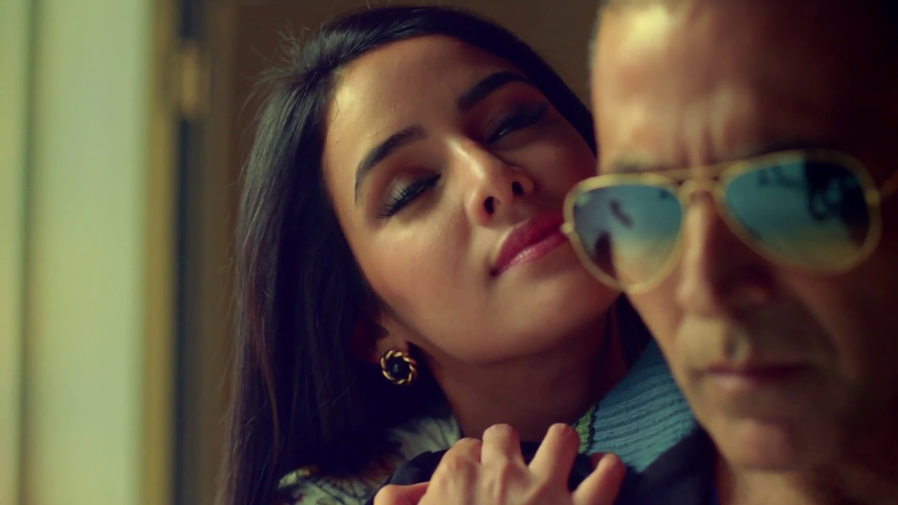 Layer’r Shot Maxx Cling - Akshay Kumar