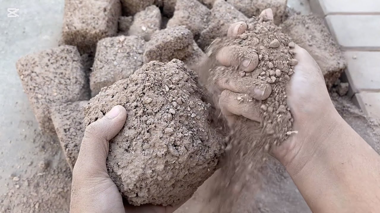 Super dusty stoney red sand dry crumbling on floor/ 