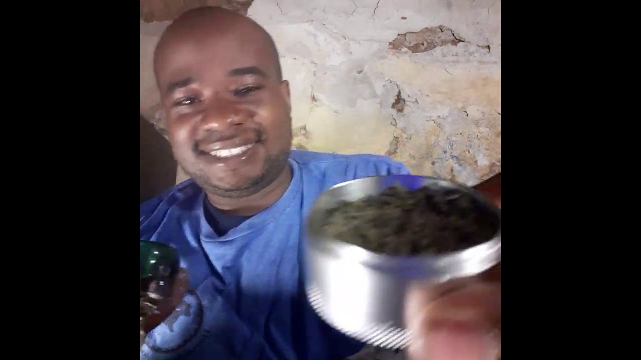 LEEZY KUSH SMOKING ALL MY WEED THEN REGRETTING IT AFTER