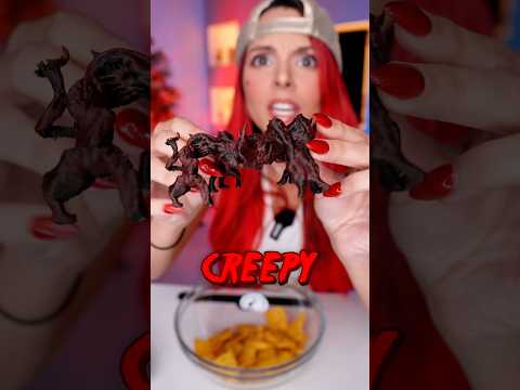 Encontré una SORPRESA adentro de la bolsa de DORITOS!!😱💙 MINIATURA de #StrangerThings ☠️
