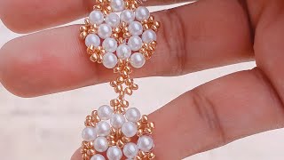 How to make a simple and beautiful pearl bracelet at home#simple process#beadingtutorials