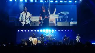 Foo Fighters live in Bangkok - learn to fly