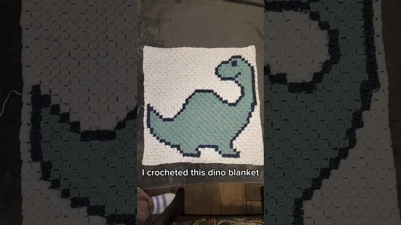 Attaching a fluffy blanket to a crochet Dinosaur blanket // Part 2 