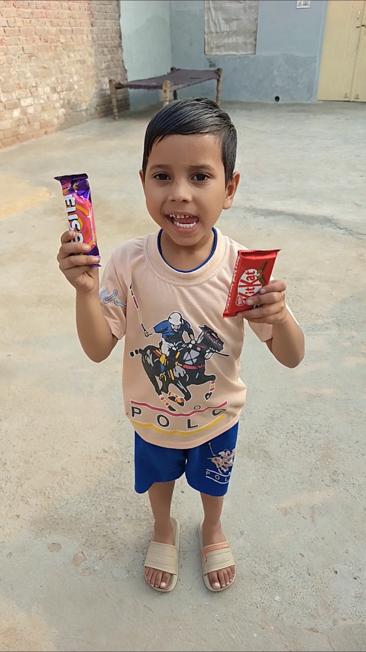 Shantanu ko chocolate ? mil gai ? #shorts