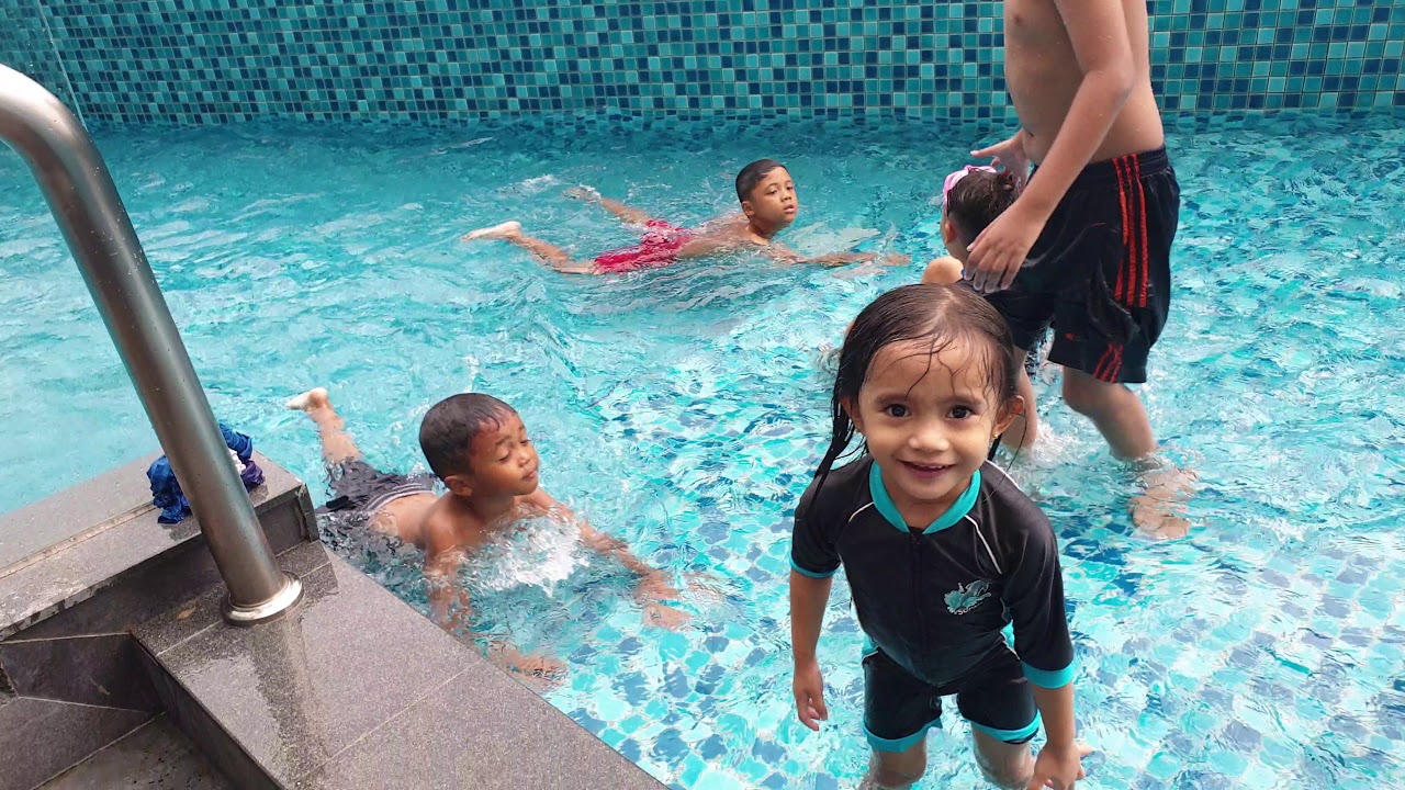 Video Kids Love Swimming Pool at Ames Hotel, Melaka - YouTube