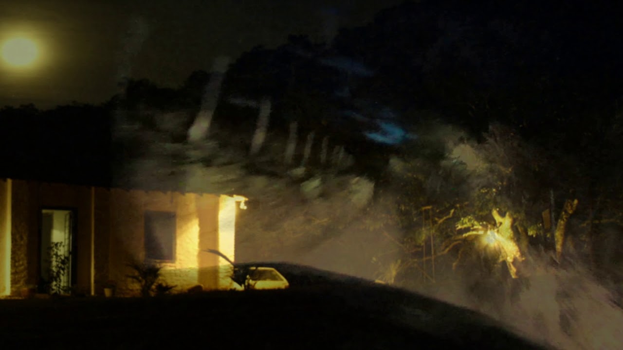 filme de suspense e ação PARAMOS BEM ONDE O LOBISOMEM ESTAVA