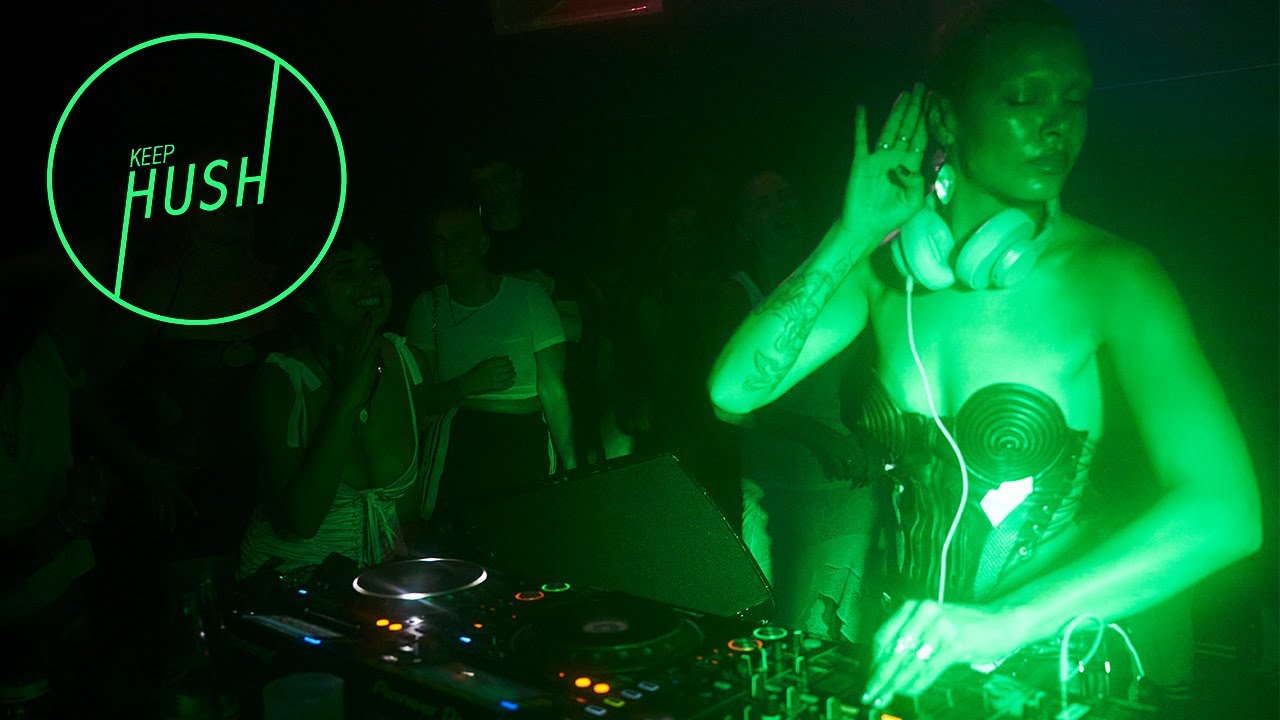 Arra at Keep Hush  Live Berlin: HOE_MIES Takeover