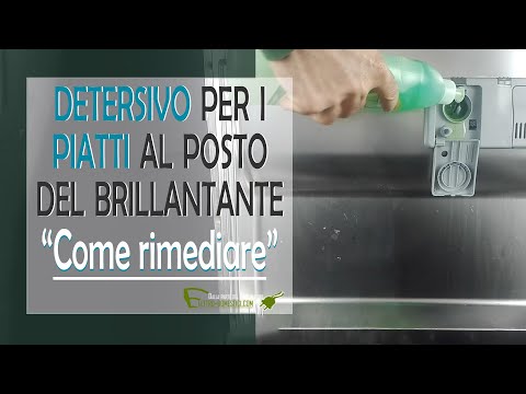 Detersivo per i piatti nell&rsquo;erogatore brillantante della lavastoviglie