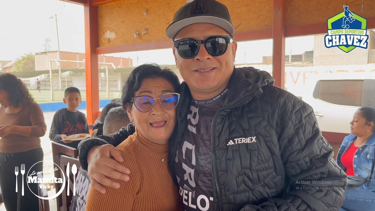 COMPARTIENDO CON MI HIJO CHINO RISAS PELOTERO BAILARIN Y EL TIO CHACHI EN EL CAMPO DEPORTIVO CHAVEZ