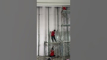 Tấm ốp than tre có thể dễ dàng uốn cong, trọng lượng nhẹ phù hợp với công trình lớn