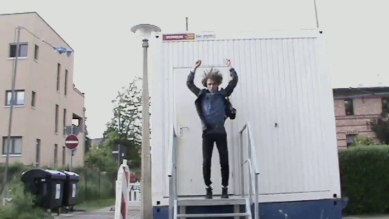 Mark Hornbogen & Christoph Liedtke: o.T. (Pogobalance)