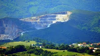 Oviedo sigue ampliando sus enormes canteras sin restaurar ninguna