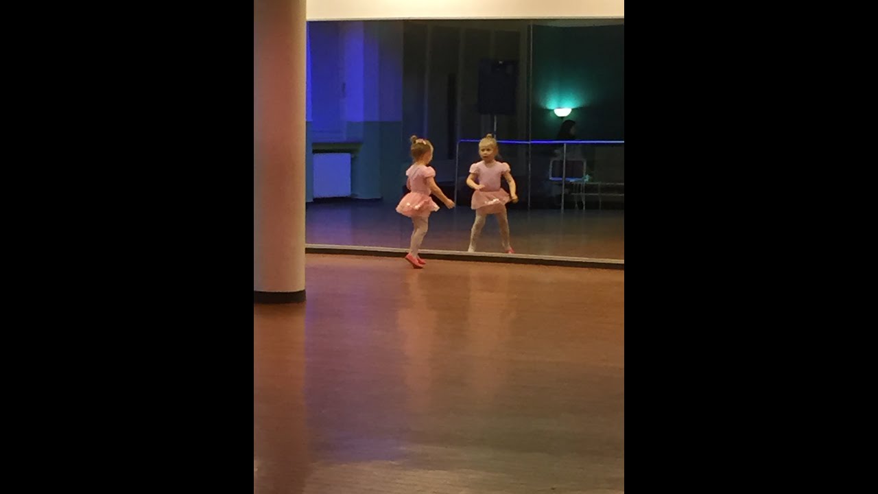 Amazing ballet dance 4 year old child- BEST !! - YouTube