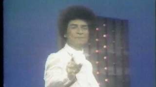 Pierre Perpall a tva  la chanson ( ca depend de qui ) et ca tourne