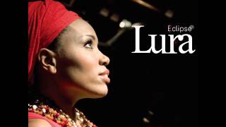 Video thumbnail of "Lura - Um Dia"