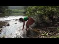 Primitive Life - Smart girl's dig deep hole to Animal trapping - Primitive skills animal trap