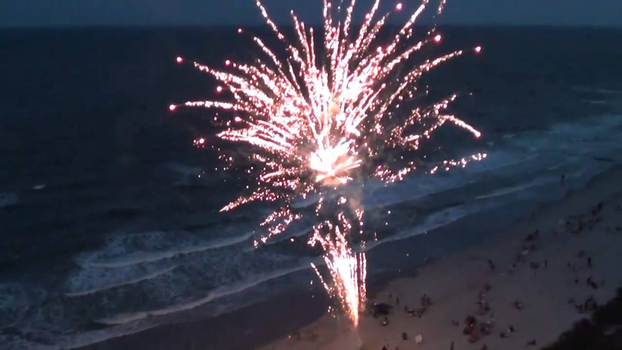 July 4th 2011 N Myrtle Beach Fireworks Part 1/2 - Molly Darcy's